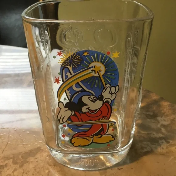 Disney World 2000 McDonald’s Glasses Epcot and MGM (2 Glasses) - Picture 2 of 16